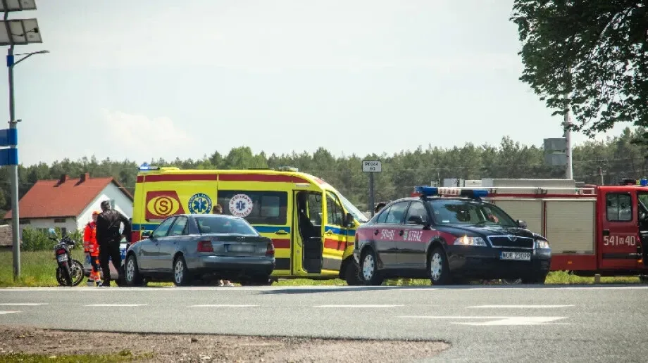 Kierowca autobusu wymusił pierwszeństwo i doprowadził do zderzenia. Motocyklista trafił do szpitala