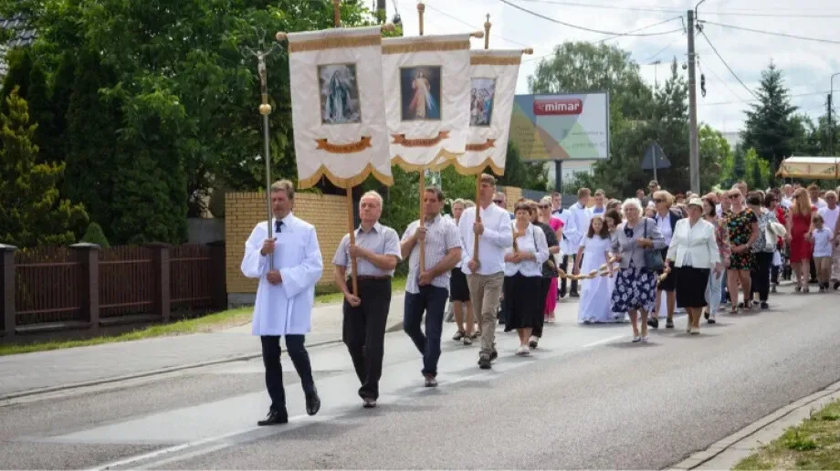 Uroczystości Bożego Ciała w parafii Opatrzności Bożej (zdjęcia)