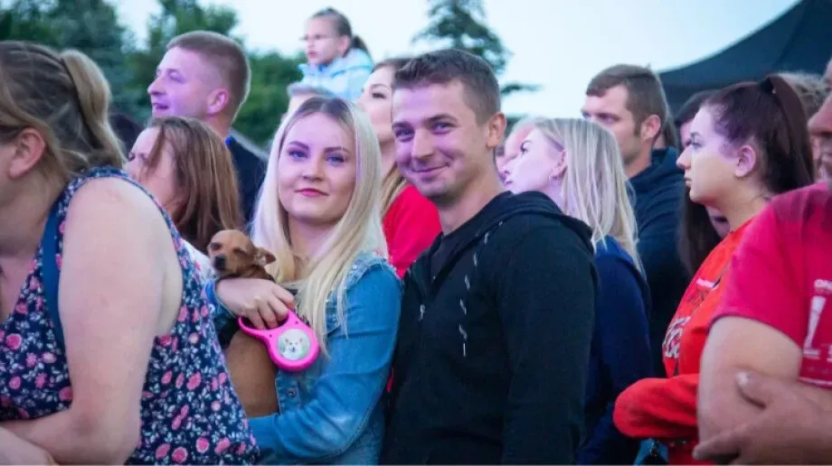 Koncerty zespołów na Pikniku Rodzinnym w Nurze - pojawiły się same największe hity! (zdjęcia, wideo)