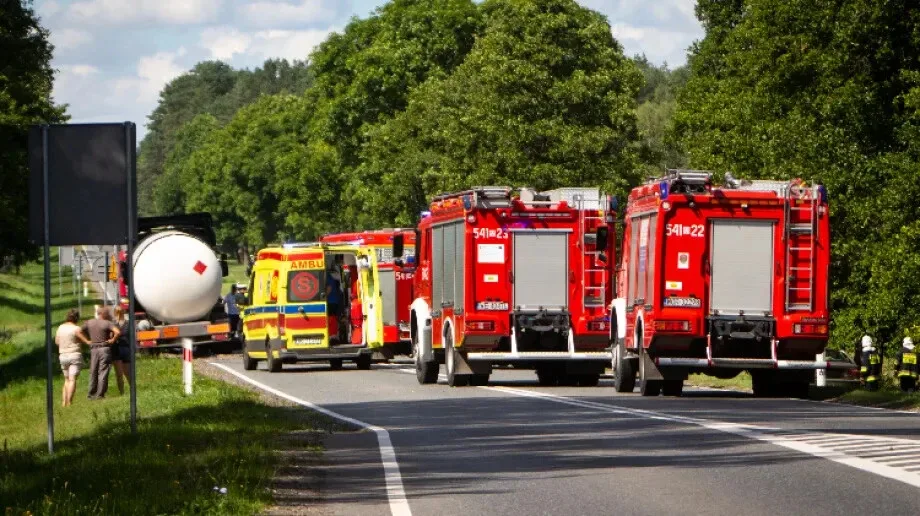 Cztery osoby trafiły do szpitala. Na miejscu pojawił się śmigłowiec LPR! (zdjęcia, aktualizacja)
