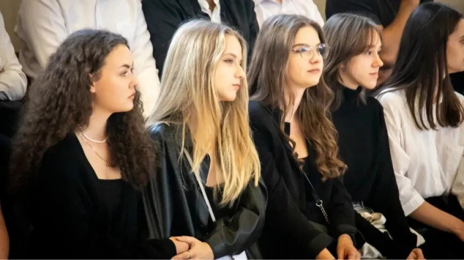 Rozpoczęcie roku szkolnego w Liceum Ogólnokształcącym im. Mikołaja Kopernika (zdjęcia)