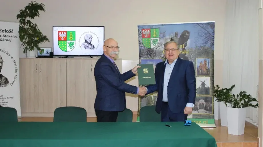 W Zespole Szkół w Małkini Górnej pojawi się nowe boisko!