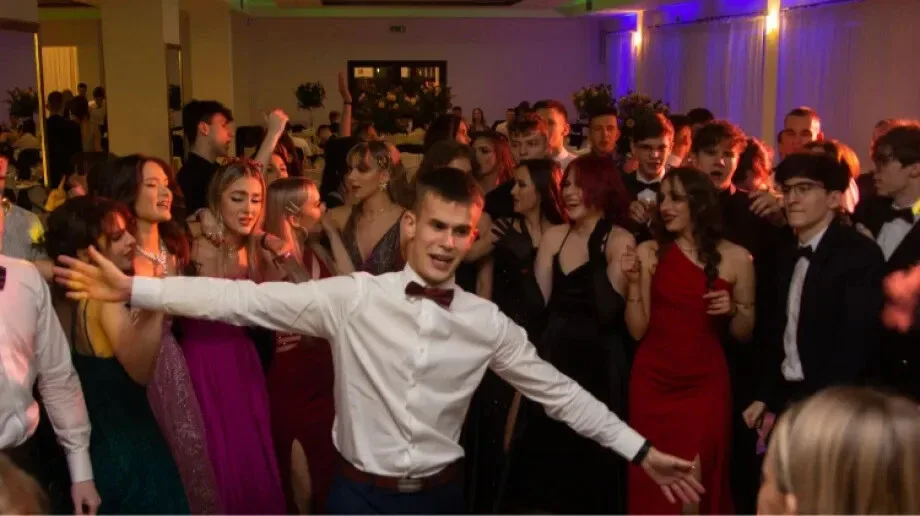 Studniówka Liceum Ogólnokształcącego im. Mikołaja Kopernika w Ostrowi Mazowieckiej! (zdjęcia, wideo)