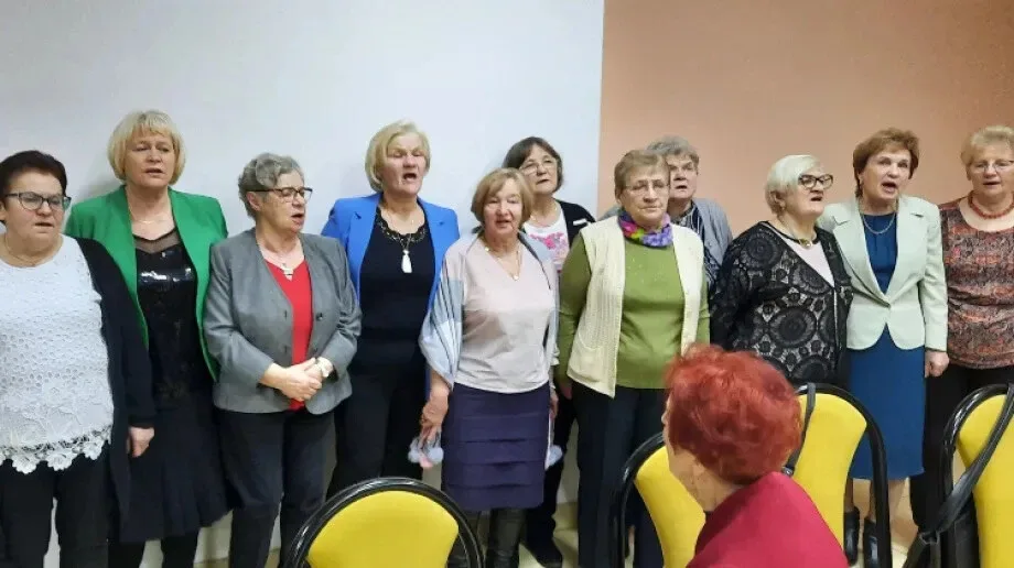 Klub Seniora z Andrzejewa i zespół 'Zapominajka' z Zarąb Kościelnych na spotkaniu towarzyskim