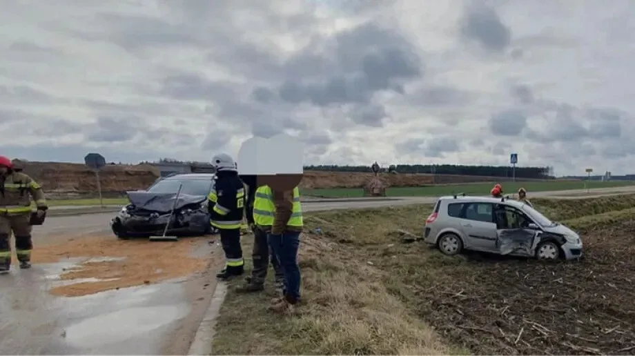 Zderzenie dwóch pojazdów na skrzyżowaniu w miejscowości Sulęcin Włościański