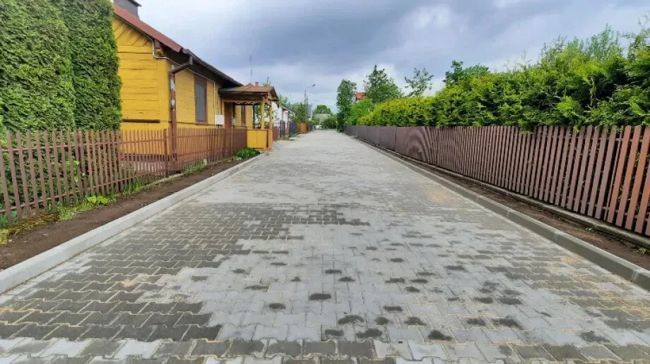 Nowa nawierzchnia, nowa jakość - zakończenie prac przy przebudowie ulicy Winnej w Andrzejewie