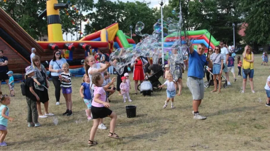 Festiwal Baniek Mydlanych - Zabawa dla wszystkich, magiczny widok dla każdego (zdjęcia)