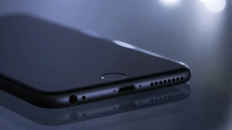 Zamówiła smartfon, ale ten nie dotarł. Uwaga na internetowych oszustów!