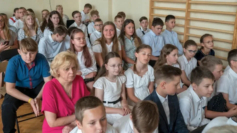 Zakończenie roku szkolnego w Szkole Podstawowej nr 4 w Ostrowi Mazowieckiej (zdjęcia)