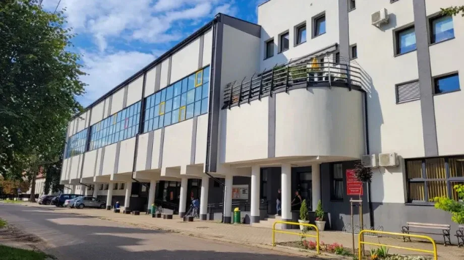 MOSiR Ostrów Mazowiecka: Nowa winda i plac zabaw dla wszystkich
