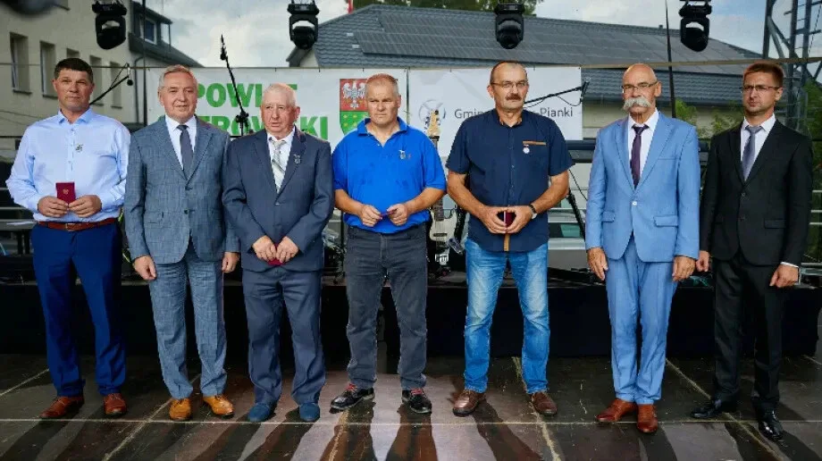 Dożynki w Bogutach-Piankach z odznaczeniem dla Dariusza Brzezińskiego