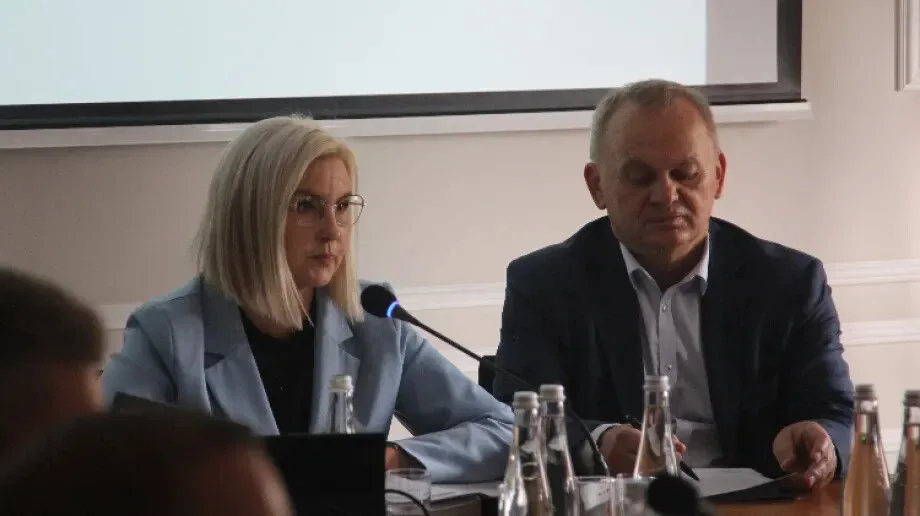 LXI Sesja Rady Powiatu w Ostrowi Mazowieckiej: Kluczowe uchwały i projekty na horyzoncie (zdjęcia) 