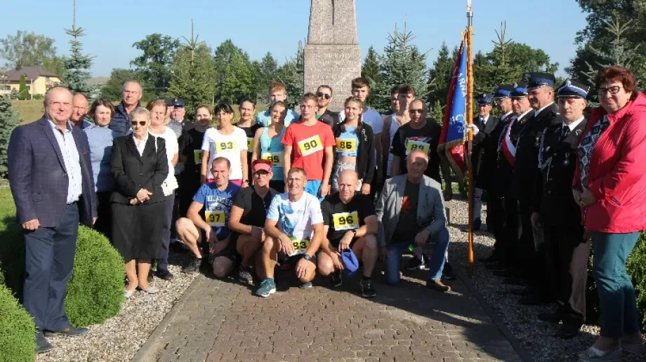 VII Masowy Bieg 'Śladami bitwy stoczonej pod Łętownicą i Andrzejewem' (zdjęcia)