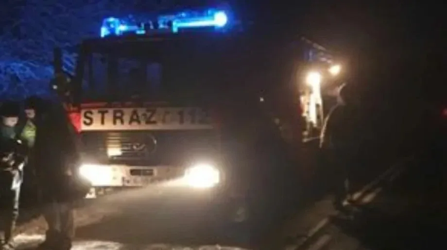 Strażacy usunęli złamane konary z drogi w Przeździecko Grzymki (zdjęcia)