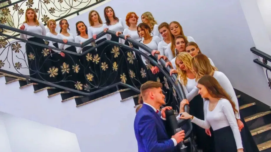 Ekscytujący bal studniówkowy Ekonomika! Zobacz zdjęcia z tego wyjątkowego wieczoru!