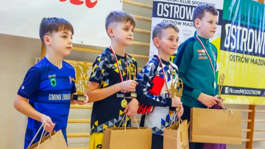Halowe Granie, część druga - rozgrywki zespołów z rocznika 2013 (zdjęcia)