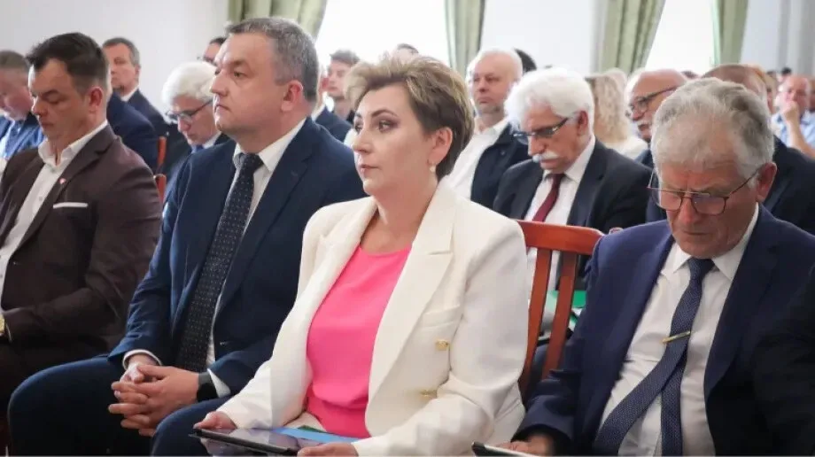 Prezydium Rady Miasta Ostrów Mazowiecka składa się z KO i PiS. Co na to inni radni? 