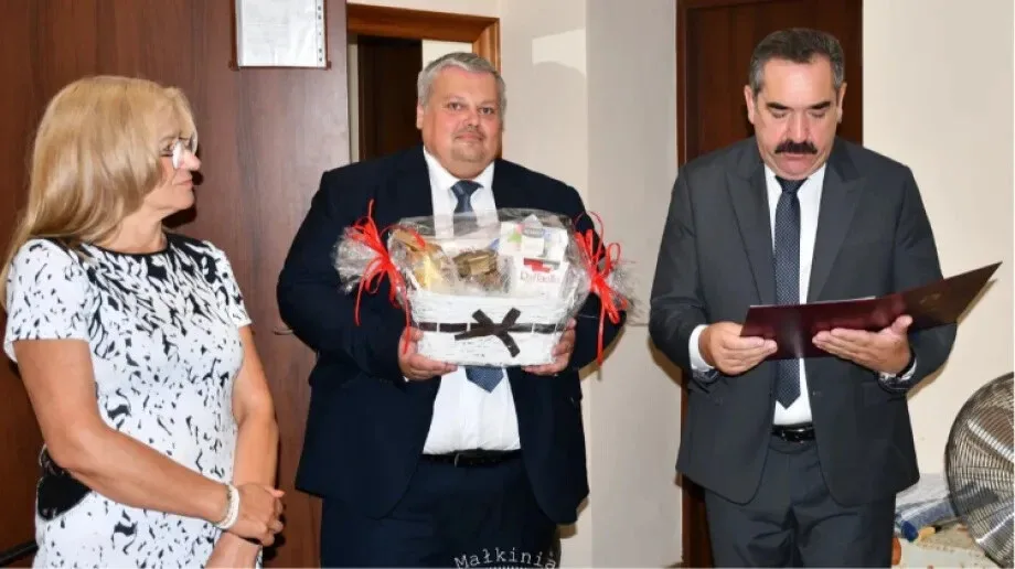 Wizyta wójta w Komisariacie Policji w Małkini Górnej
