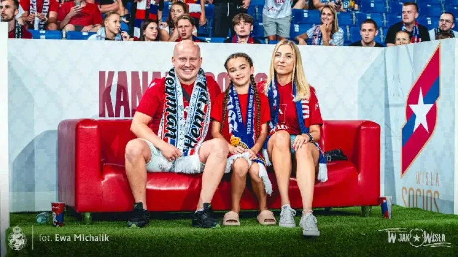 Kamil, Emilka i Zuzia obejrzeli mecz Wisły. I to w jakich warunkach!