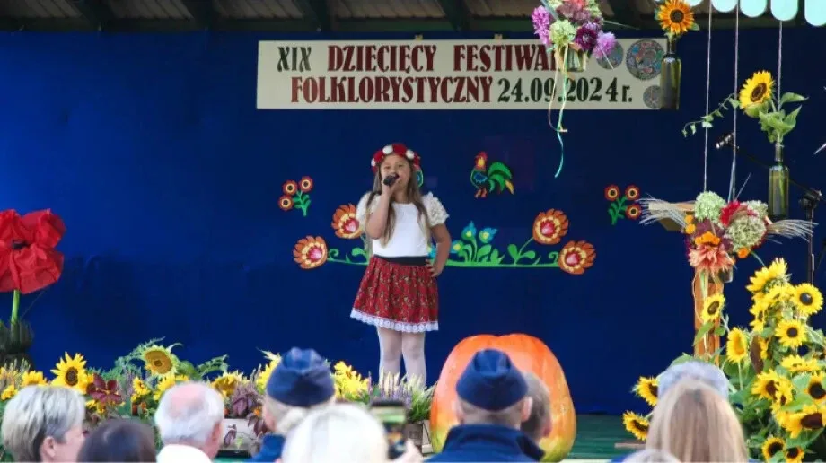 XIX Gminny Festiwal Folklorystyczny w Szkole Podstawowej w Dudach (zdjęcia)