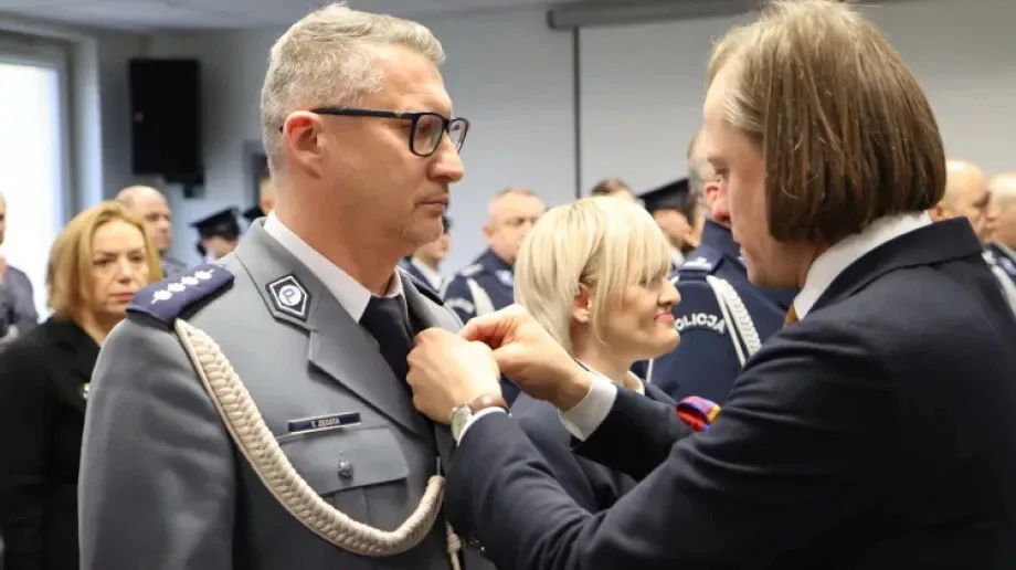 Policjanci z Małkini Górnej odznaczeni za długoletnią służbę