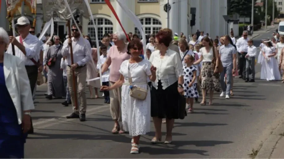 Gdzie i o której Boże Ciało? Sprawdź, którędy przejdą procesje w Ostrowi