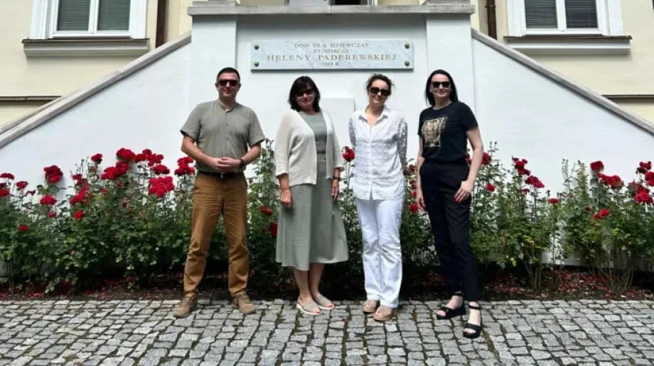 Projekt edukacyjny dla dzieci z Ostrowi i Broku. Biblioteka i fundacja organizują warsztaty i wycieczki