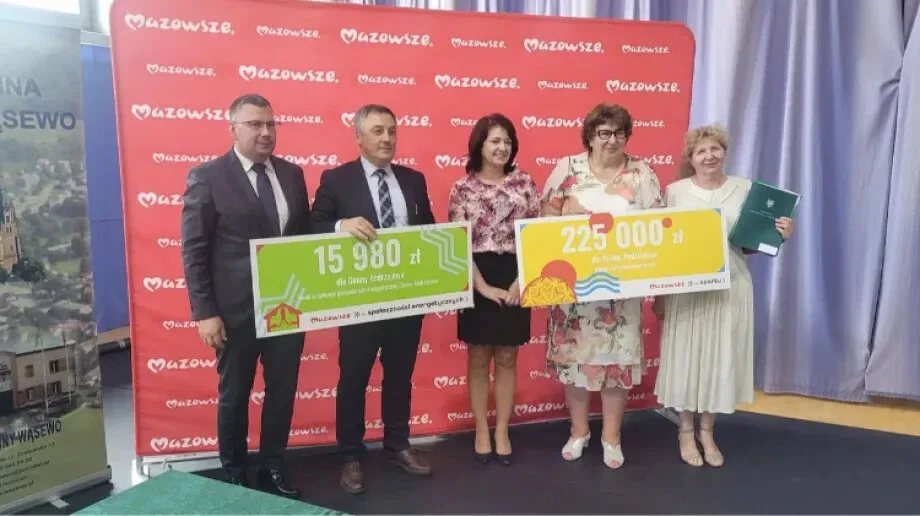 Gmina Andrzejewo z dotacjami. Ponad 240 tys. zł na rozwój energetyki i sportu (zdjęcia)