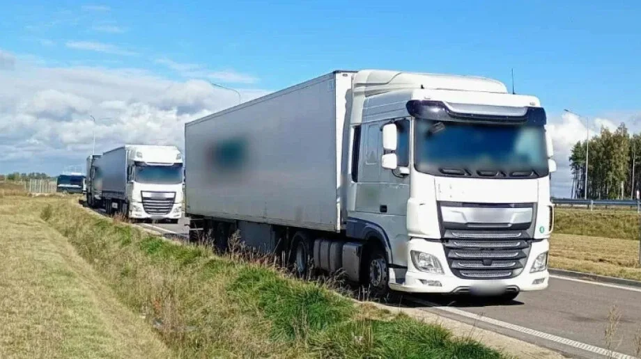Ciężarówka z Serbii bez GPS i z za dużą ilością paliwa. Kierowca zatrzymany na trasie S61
