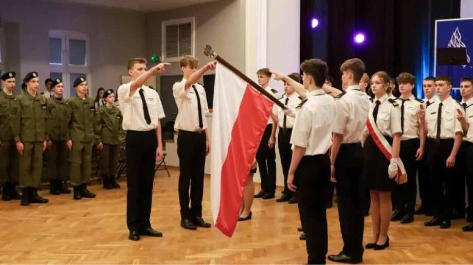 Uroczyste pasowanie uczniów i podpisanie ważnego porozumienia. Historyczny dzień w CSL Technikum Lotniczym w Nagoszewie (zdjęcia)