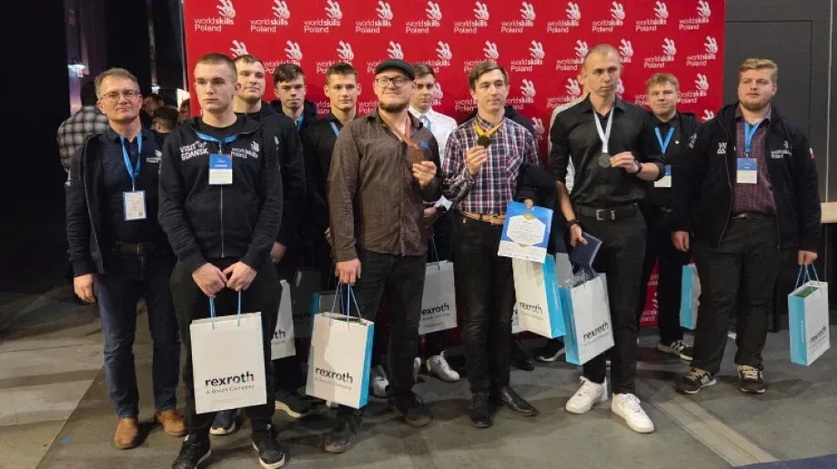 Młodzi mechanicy z Zespołu Szkół CKR w Starym Lubiejewie wśród najlepszych w prestiżowym konkursie SkillsPoland 2025 (zdjęcia)