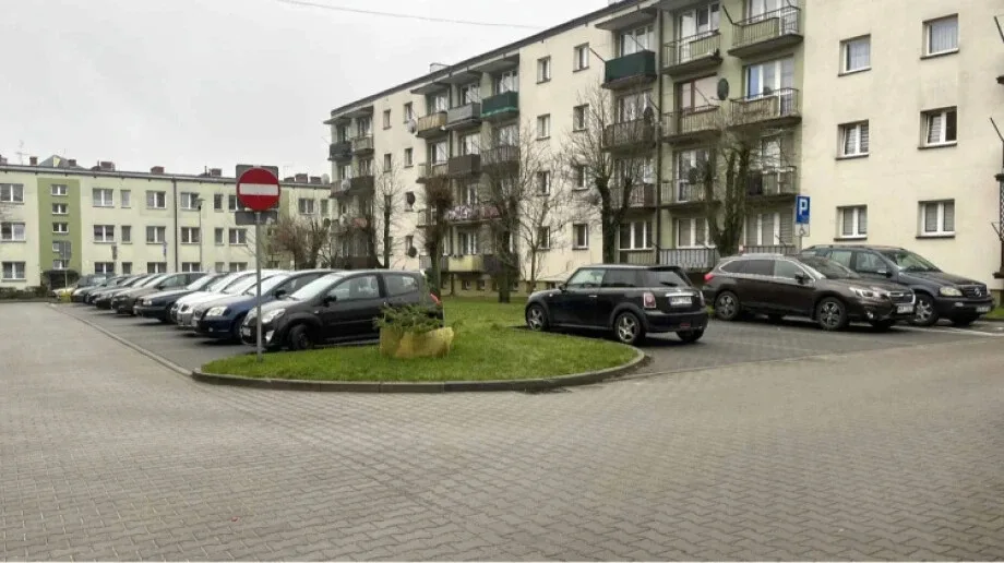 Dziewiąty parking miejski? Dochodzi tam do: 'umyślnego naruszania norm współżycia mieszkańców i ignorowania przepisów prawa'