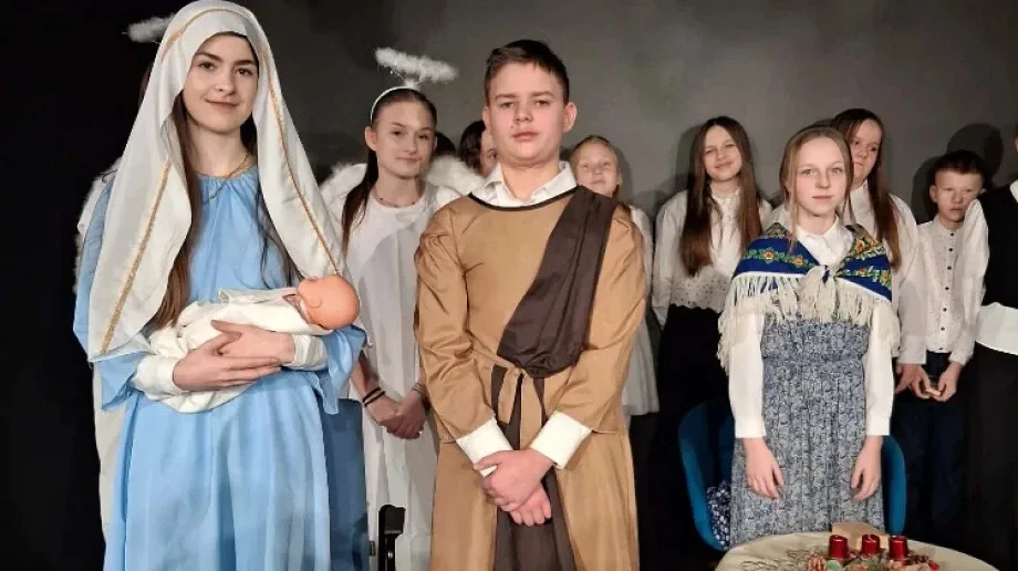 Uczniowie Szkoły Podstawowej im. Armii Krajowej w Brudkach Starych na corocznym spotkaniu patriotycznym w Warszawie