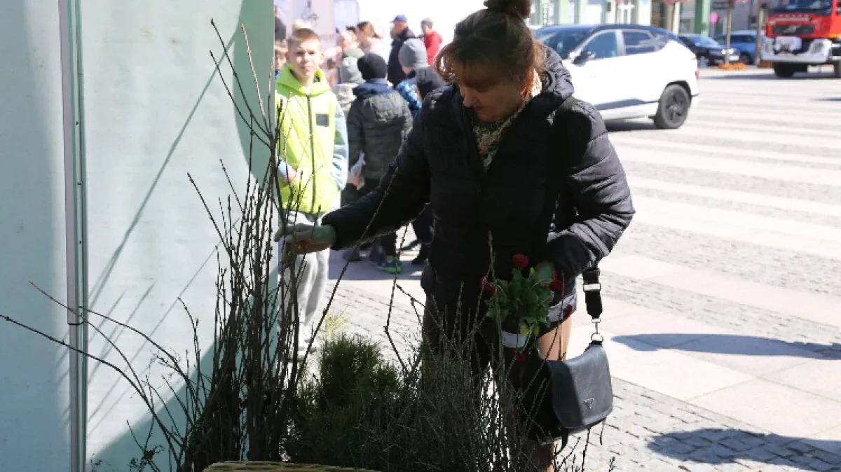 Piknik na zielono w Ostrowi Mazowieckiej już w środę! Będziemy rozdawać sadzonki drzewek, poczęstujemy kiełbaską z grilla. Zapraszamy!