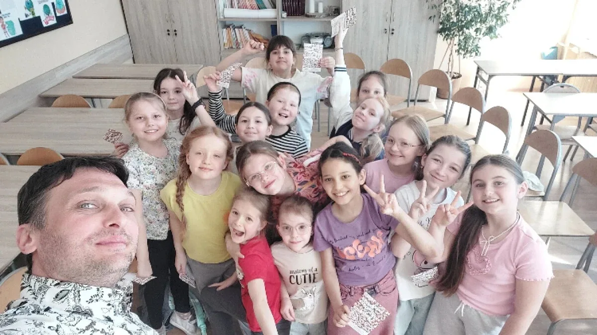 Szkolna klasa jak scena. W maju ruszają z zajęciami
