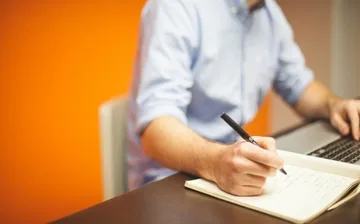Obowiązek potwierdzania godzin pracy dla osób zatrudnionych na umowach-zleceniach już od stycznia