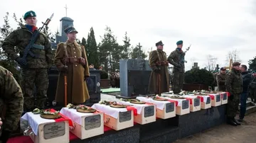 Pochowano żołnierzy 201 Pułku Piechoty (zdjęcia, wideo)