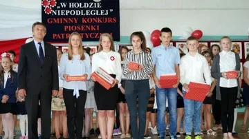 'W hołdzie Niepodległej'. Konkurs piosenki patriotycznej (zdjęcia)