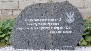 Odsłonięcie pamiątkowego kamienia w Tymiankach-Buciach
