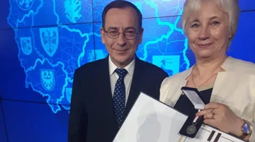 Wójt Gminy Zaręby Kościelne została odznaczona Odznaką Honorową