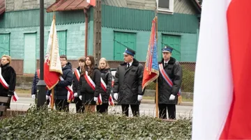 Obchody Narodowego Święta Niepodległości pod pomnikiem Marszałka Józefa Piłsudskiego w Broku (zdjęcia)