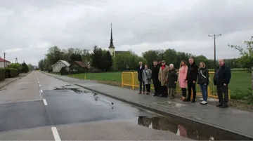 Nowy chodnik w Bogutach-Piankach