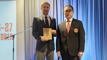 Polska ekipa na podium! Sensei Zbigniew Wójcicki z Broku uhonorowany wyjątkowym medalem