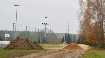 Sportowa inwestycja w Broku. Bieżnia i skocznia dla młodzieży