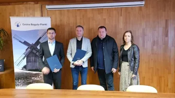 Rewitalizacja zabytkowego cmentarza w Bogutach-Piankach. Podpisano umowę