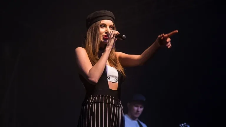 Monika Lewczuk i wójt gminy Ostrów Mazowiecka dziękują za koncert (wideo)