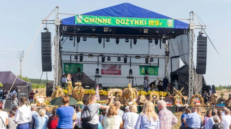 Dożynki w Starej Grabownicy z zespołem Defis i Kasią Kowalską (zdjęcia, wideo)