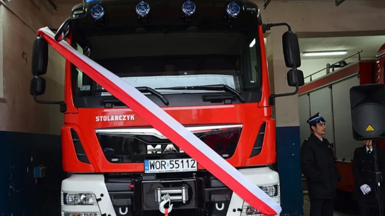 Nowy wóz strażacki dla OSP Prostyń (zdjęcia)