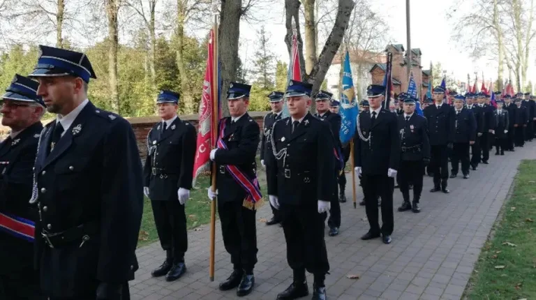 Uroczysta msza święta w intencji zmarłych strażaków w Andrzejewie