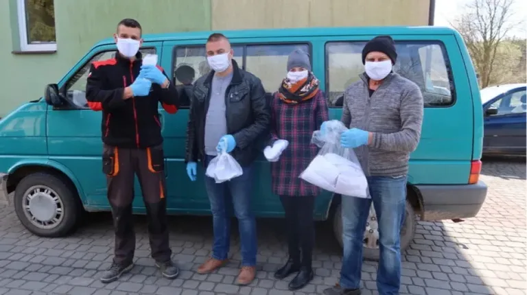 Mieszkańcy gminy Szulborze Wielkie zostali wyposażeni w maski ochronne